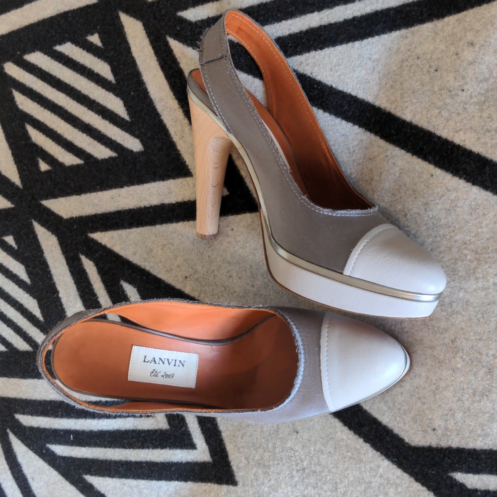 Lanvin GorgeouGray Silk Leather Heels with Wood Heel Size 39 (8.5) Modern Captoe